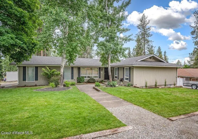 Photo 1 of Single family home for sale at 2852 E Harrison Ave, Coeur D'alene, ID 83814 | MLS# 26-6696 | Listing updated on 2026-09-21