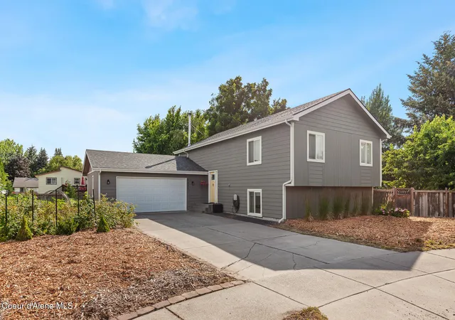 Homes for sale in Coeur D Alene, ID | 4405 N Sherlock Ct, Coeur D Alene, ID 83815 | MLS# 26-6928