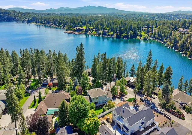 Homes for sale in Hayden Lake, ID | 2946 E Point Hayden Dr, Hayden Lake, ID 83835 | MLS# 26-6872