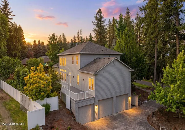 Photo 3 of Single family home for sale at 2946 E Point Hayden Dr, Hayden, ID 83835 | MLS# 26-6872 | Listing updated on 2026-09-10