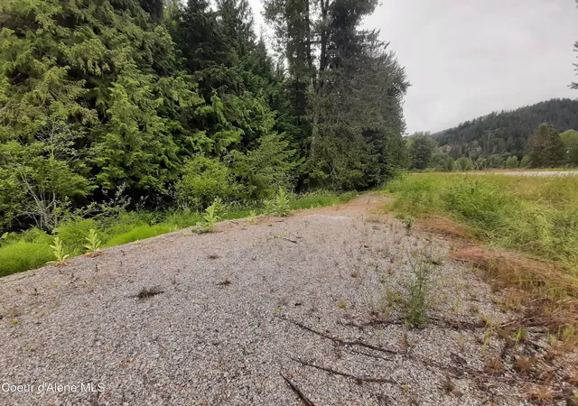 Homes for sale in Kingston, ID | 11328 Coeur D'alene River Rd, Kingston, ID 83839 | MLS# 26-6758