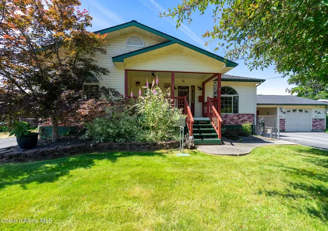 3rd image of 505 Coeur D Alene Ave, Pinehurst, ID 83850 | MLS# 26-6791