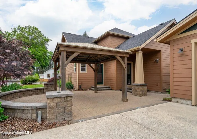 Photo 3 of Sale Pending at 1127 E Indiana Ave, Coeur D Alene, ID 83814 | MLS# 26-7214 | Listing updated on 2026-09-14