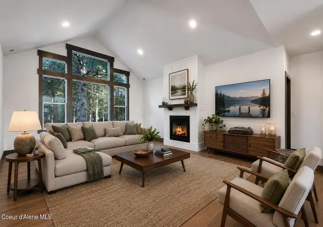 2nd image of 1020 Northview Dr, Sandpoint, ID 83864 | MLS# 26-6742