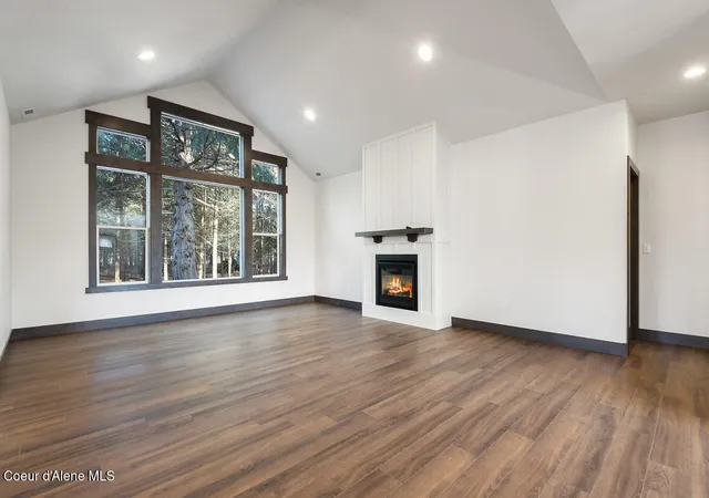 3rd image of 1020 Northview Dr, Sandpoint, ID 83864 | MLS# 26-6742
