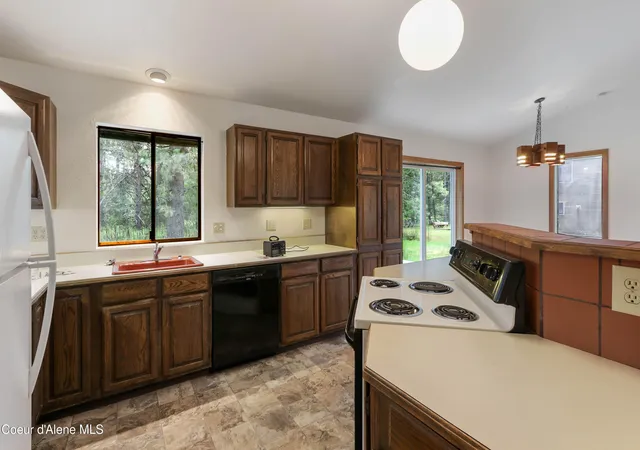 Homes for sale in Sandpoint, ID | 372 Schweitzer Mountain Rd, Sandpoint, ID 83864 | MLS# 26-6788