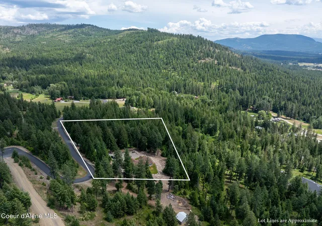Photo 2 of Single family home for sale at 298 Trickle Crk Ln, Sagle, ID 83860 | MLS# 26-6776 | Listing updated on 2026-09-10