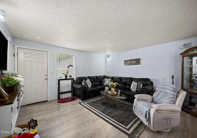 4th image of 1615 N 6Th St, Coeur D Alene, ID 83814 | MLS# 26-6967