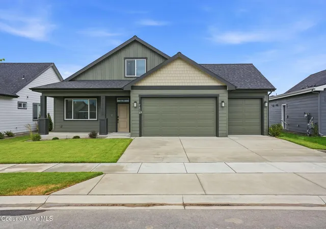 Homes for sale in Coeur D'alene, ID | 7628 N Girard Cir, Coeur D'alene, ID 83815 | MLS# 26-6851