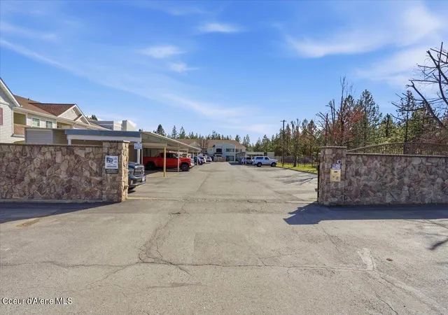 Homes for sale in Post Falls, ID | 304 N Greensferry Rd #UNIT 202, Post Falls, ID 83854 | MLS# 26-6846