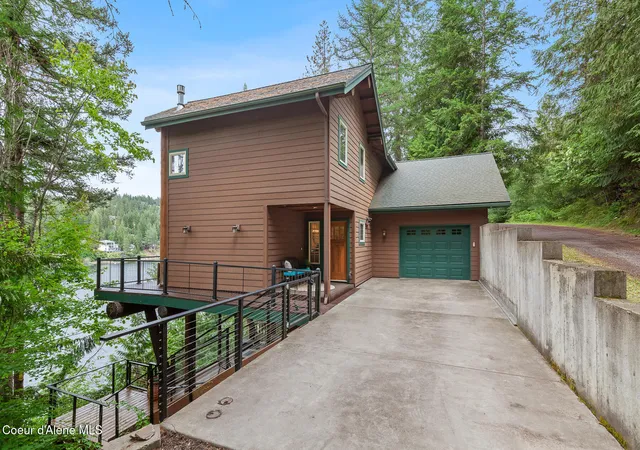 Homes for sale in Coeur D Alene, ID | 8247 W Shorecrest Rd, Coeur D Alene, ID 83814 | MLS# 26-6949