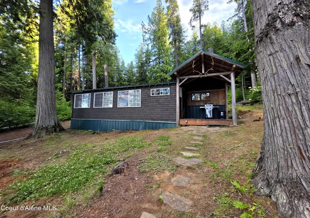 Photo 4 of Single family home for sale at 17914 S Spirit Lake Shore, Spirit Lake, ID 83869 | MLS# 26-6856 | Listing updated on 2026-08-27