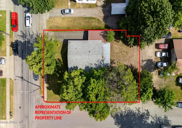 Photo 3 of Single family home for sale at 905 E Walnut Ave, Coeur D Alene, ID 83814 | MLS# 26-6934 | Listing updated on 2026-07-30