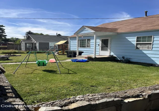 Homes for sale in Smelterville, ID | 112 E 1st Ave, Smelterville, ID 83868 | MLS# 26-6912