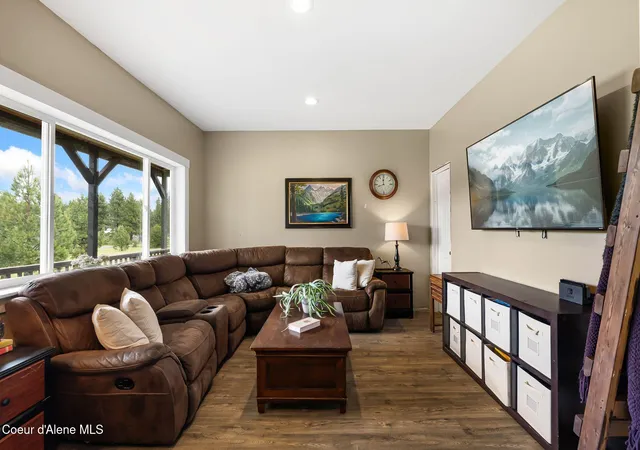 4th image of 438 Davis Rd, Sagle, ID 83860 | MLS# 26-6938