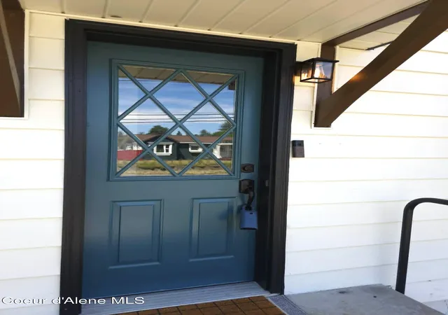 Homes for sale in Coeur D Alene, ID | 1010 E Harrison Ave, Coeur D Alene, ID 83814 | MLS# 26-6983