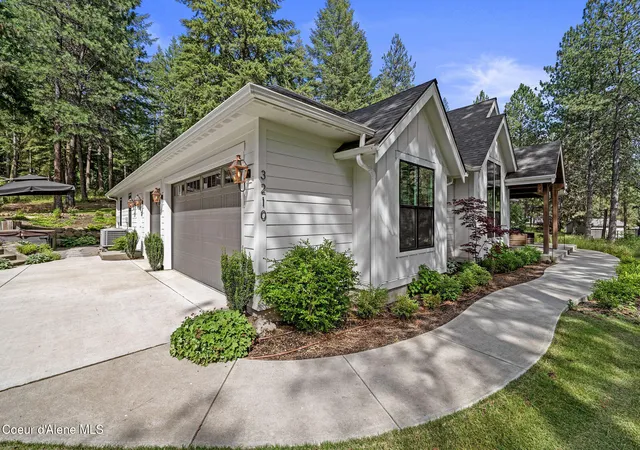 Photo 3 of Sale Pending at 3210 S Josiah Ln, Coeur D Alene, ID 83814 | MLS# 26-6982 | Listing updated on 2026-09-05