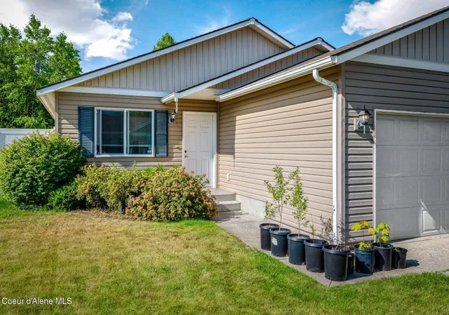 Homes for sale in Coeur D'alene, ID | 2602 W Freeland Dr, Coeur D'alene, ID 83815 | MLS# 26-7086
