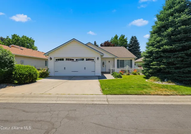 Homes for sale in Coeur D Alene, ID | 2064 W Normandie Ln, Coeur D Alene, ID 83815 | MLS# 26-7008