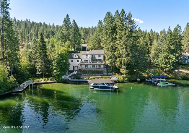 Homes for sale in Coeur D Alene, ID | 7265 W Otter Bay Rd, Coeur D Alene, ID 83814 | MLS# 26-7082