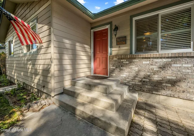 Photo 3 of Single family home for sale at 4006 N Moccasin Rd, Coeur D Alene, ID 83815 | MLS# 26-7027 | Listing updated on 2026-08-04