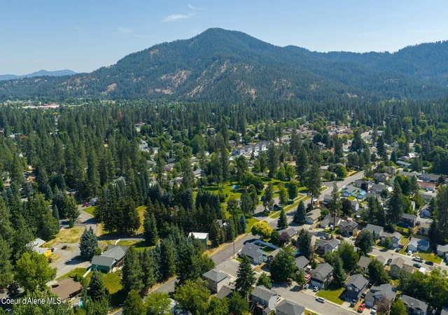 Homes for sale in Coeur D'alene, ID | 3293 N 10th Pl, Coeur D'alene, ID 83815 | MLS# 26-7139