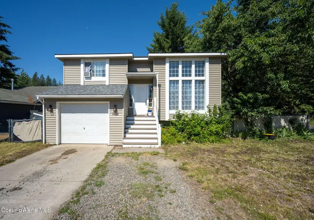 Homes for sale in Coeur D'alene, ID | 3293 N 10Th Pl, Coeur D'alene, ID 83815 | MLS# 26-7139
