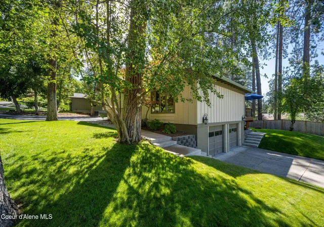 Photo 3 of Single family home for sale at 2886 E Harrison Ave, Coeur D'alene, ID 83814 | MLS# 26-7163 | Listing updated on 2026-09-21