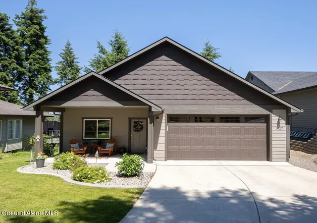 Homes for sale in Hayden, ID | 1427 E Loch Haven Dr, Hayden, ID 83835 | MLS# 26-7138