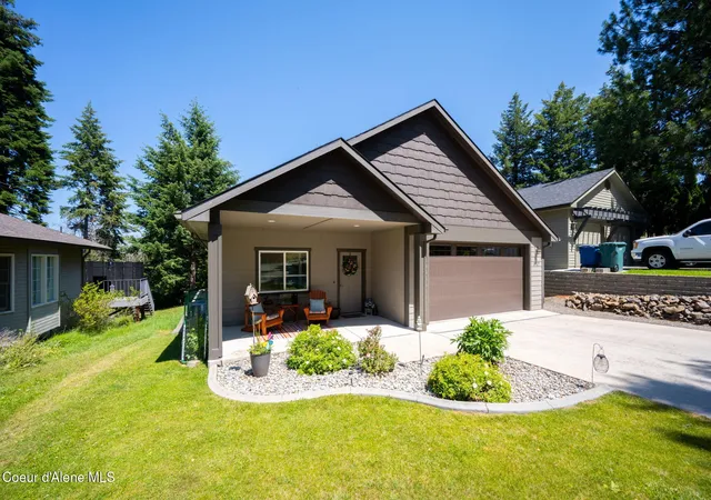 Homes for sale in Hayden, ID | 1427 E Loch Haven Dr, Hayden, ID 83835 | MLS# 26-7138