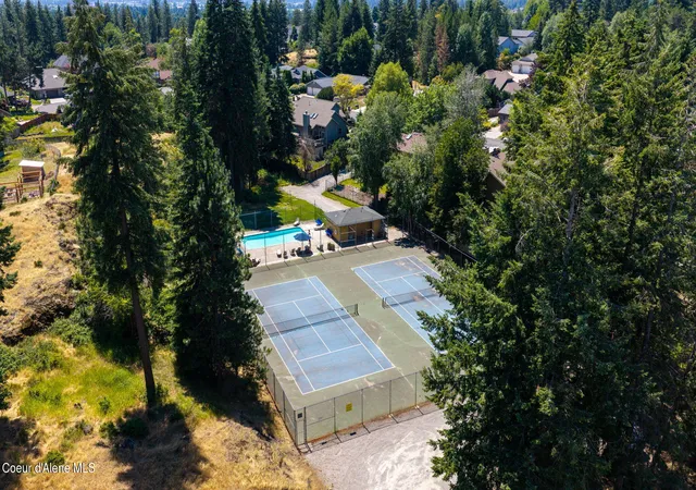 Homes for sale in Hayden, ID | 1427 E Loch Haven Dr, Hayden, ID 83835 | MLS# 26-7138
