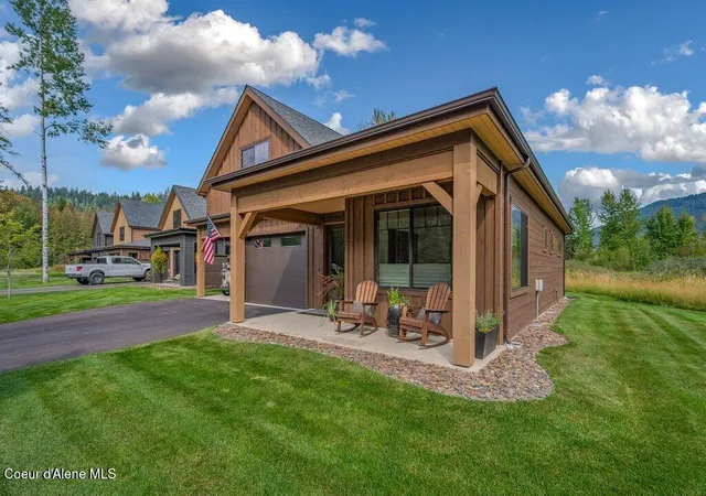 Homes for sale in Sandpoint, ID | 107 Oxbow Rd, Sandpoint, ID 83864 | MLS# 26-7121