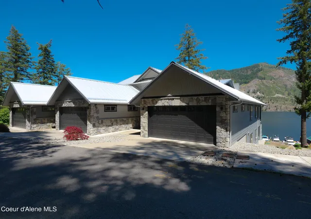 Photo 3 of Townhouse for sale at 18040 E Mount Eagen Loop, Bayview, ID 83803 | MLS# 26-7194 | Listing updated on 2026-07-16
