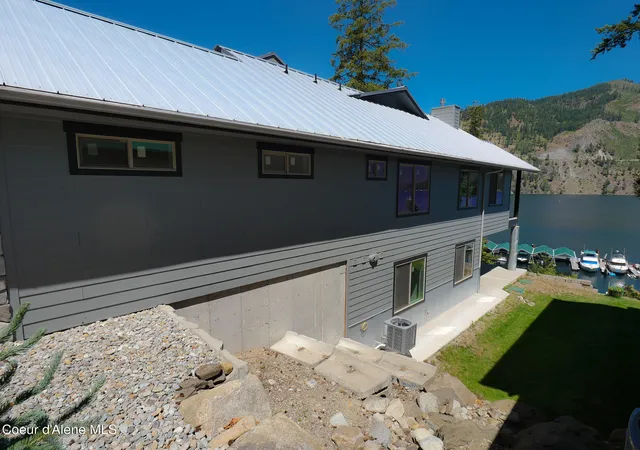 Photo 3 of Townhouse for sale at 18040 E Mount Eagen Loop, Bayview, ID 83803 | MLS# 26-7194 | Listing updated on 2026-07-16