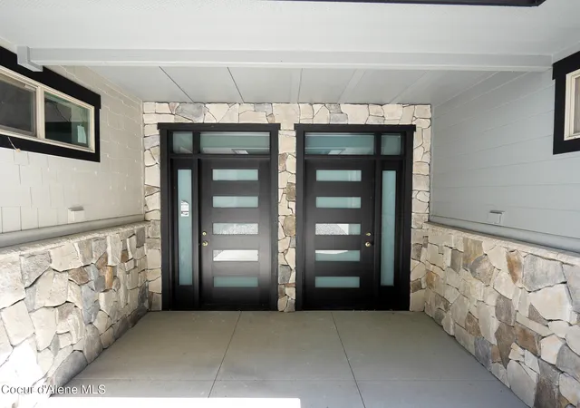 Photo 3 of Townhouse for sale at 18050 E Mount Eagen Loop, Bayview, ID 83803 | MLS# 26-7195 | Listing updated on 2026-07-16