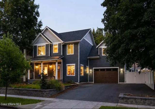 Photo 1 of Single family home for sale at 1032 N Government Way, Coeur D Alene, ID 83814 | MLS# 26-7242 | Listing updated on 2026-10-17