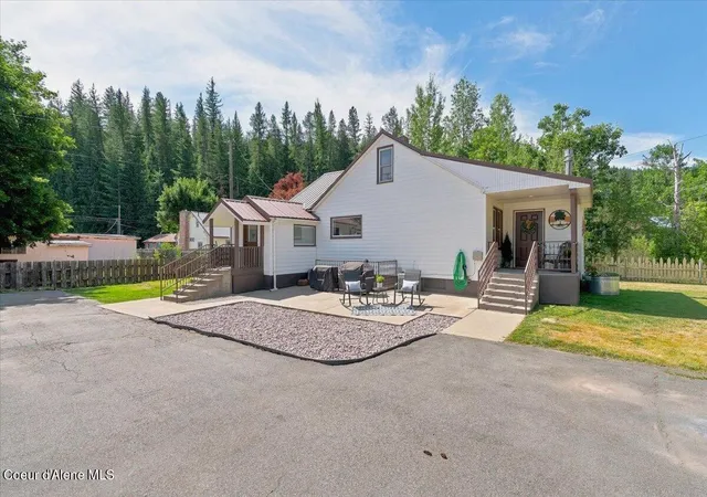 4th image of 905 S Division St, Pinehurst, ID 83850 | MLS# 26-7234