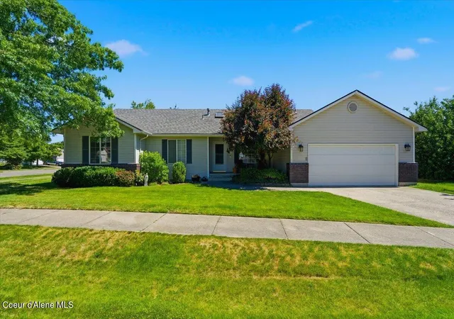 Photo 2 of Sale Pending at 2860 N Top Flight Dr, Post Falls, ID 83854 | MLS# 26-8825 | Listing updated on 2026-09-06