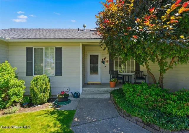 Photo 3 of Sale Pending at 2860 N Top Flight Dr, Post Falls, ID 83854 | MLS# 26-8825 | Listing updated on 2026-09-06