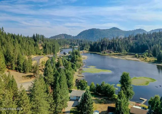 Photo 3 of Single family home for sale at 6612 W Salishan Wy, Spirit Lake, ID 83869 | MLS# 26-8726 | Listing updated on 2026-10-01