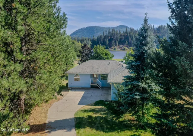 Photo 4 of Single family home for sale at 6612 W Salishan Wy, Spirit Lake, ID 83869 | MLS# 26-8726 | Listing updated on 2026-10-01