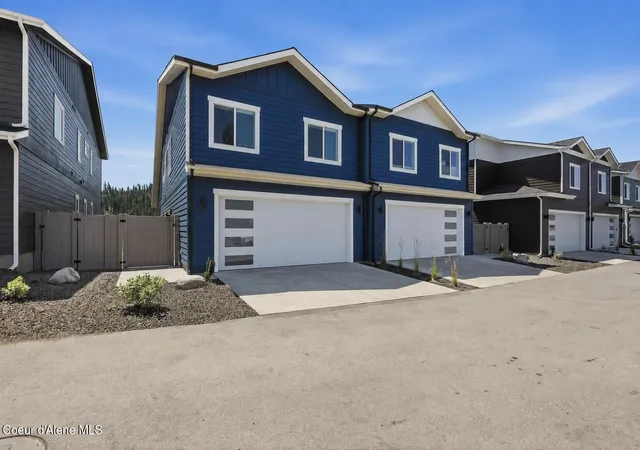 Photo 3 of Single family home for sale at 2577 W Top Saw Ln, Coeur D'alene, ID 83814 | MLS# 26-8813 | Listing updated on 2026-09-15