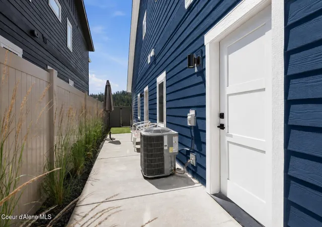 Photo 3 of Single family home for sale at 2577 W Top Saw Ln, Coeur D'alene, ID 83814 | MLS# 26-8813 | Listing updated on 2026-09-15