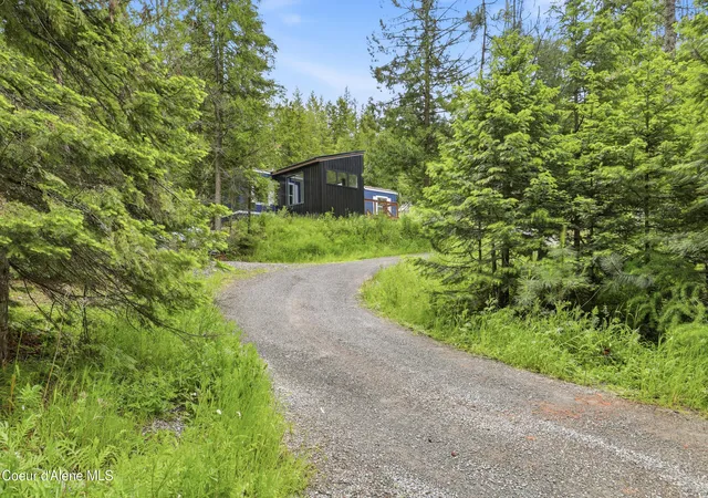 Photo 2 of Manufactured home for sale at 260 Fry Creek Rd, Sagle, ID 83860 | MLS# 26-8733 | Listing updated on 2026-09-06