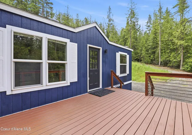 Photo 3 of Manufactured home for sale at 260 Fry Creek Rd, Sagle, ID 83860 | MLS# 26-8733 | Listing updated on 2026-09-06