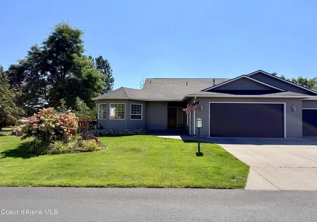 Photo 1 of Single family home for sale at 1020 W Woodlawn Dr, Hayden, ID 83835 | MLS# 26-8737 | Listing updated on 2026-09-14