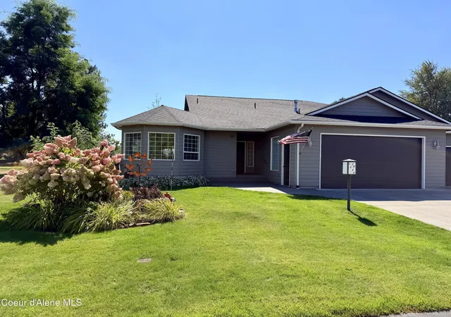 Photo 2 of Single family home for sale at 1020 W Woodlawn Dr, Hayden, ID 83835 | MLS# 26-8737 | Listing updated on 2026-09-14