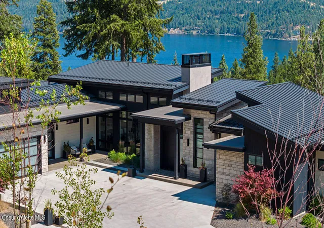 Photo 1 of Single family home for sale at 5462 W Mylonite Dr, Coeur D'alene, ID 83814 | MLS# 26-8782 | Listing updated on 2026-09-15