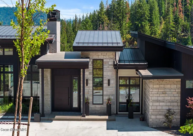 Photo 2 of Single family home for sale at 5462 W Mylonite Dr, Coeur D'alene, ID 83814 | MLS# 26-8782 | Listing updated on 2026-09-15