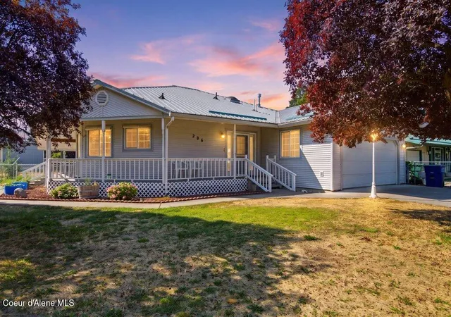 Photo 1 of Single family home for sale at 206 E 11th Ave, Post Falls, ID 83854 | MLS# 26-8760 | Listing updated on 2026-10-28